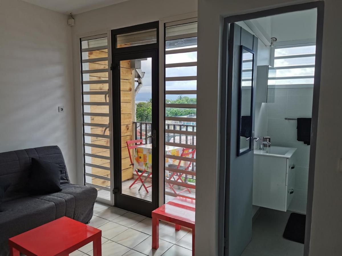 Appartement Vue Mer Et Montagne A 100M De La Plage Le Gosier  Kültér fotó