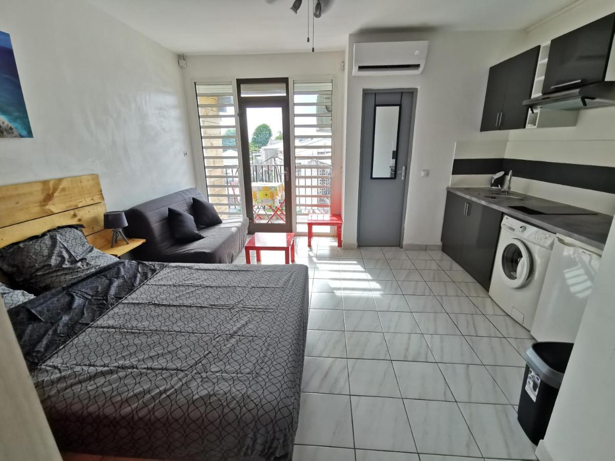 Appartement Vue Mer Et Montagne A 100M De La Plage Le Gosier  Kültér fotó