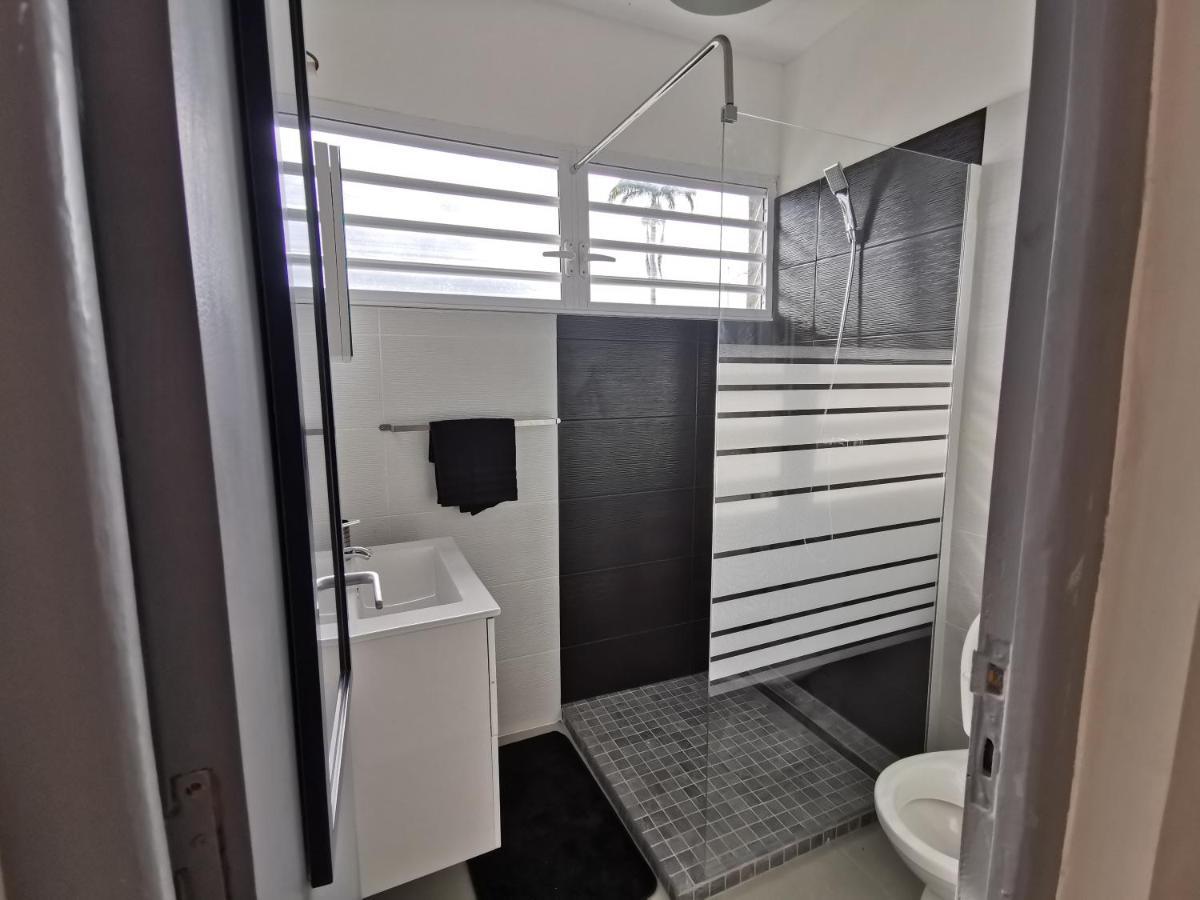 Appartement Vue Mer Et Montagne A 100M De La Plage Le Gosier  Kültér fotó