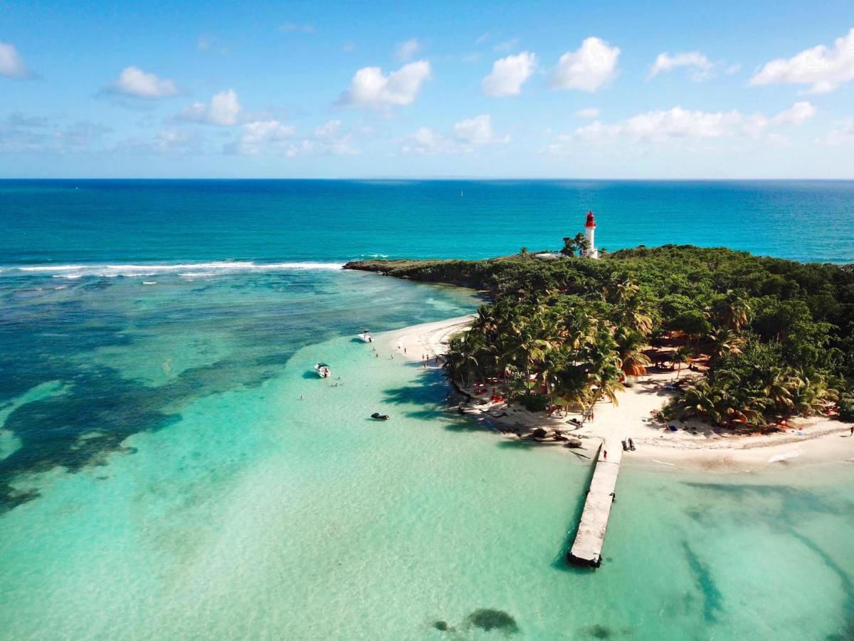 Appartement Vue Mer Et Montagne A 100M De La Plage Le Gosier  Kültér fotó